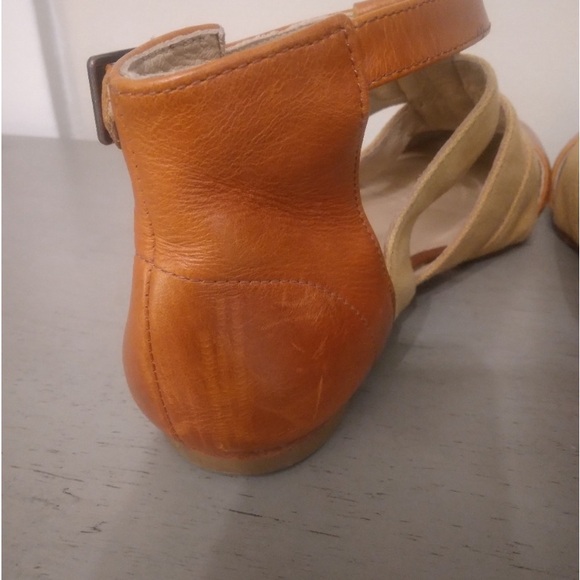 Samantha Pleet 1000 Mile Wolverine Sz 7 Digby
Gladiator Tan Leather Sandal Shoes - Picture 6 of 14